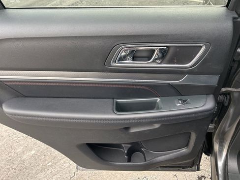 Used 2018 Ford Explorer Sport w/ Ford Safe & Smart Package image 37