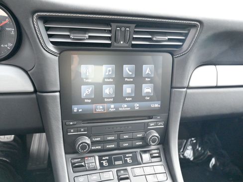 Used 2017 Porsche 911 Carrera 4S image 27