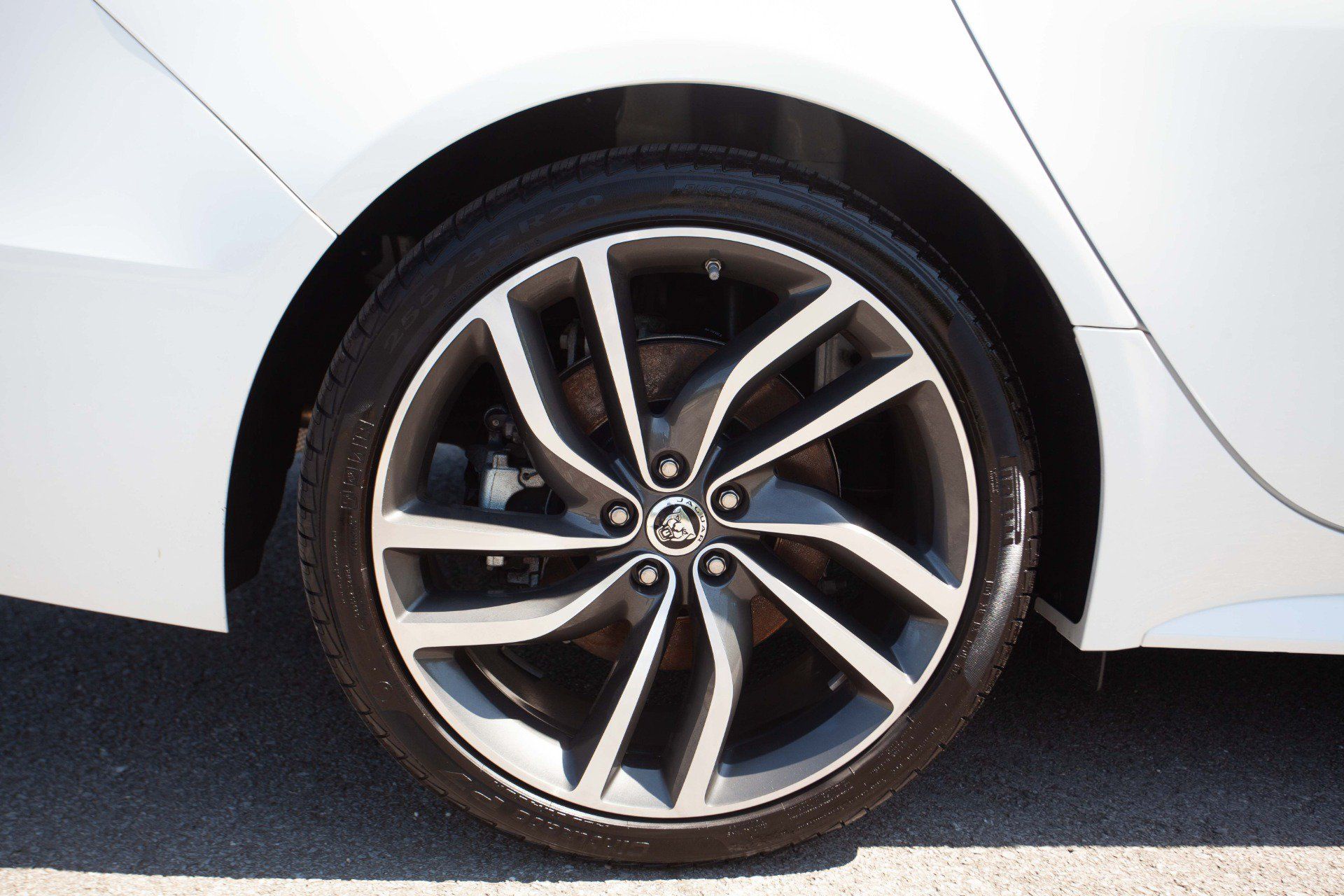 Used 2024 Jaguar XF R-Dynamic SE AWD/4WD image 46