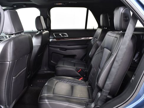 Used 2018 Ford Explorer Platinum image 16