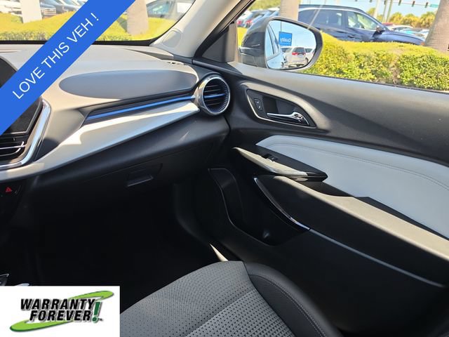 Used 2025 Chevrolet Trax LT w/ LT Convenience Package FWD image 10
