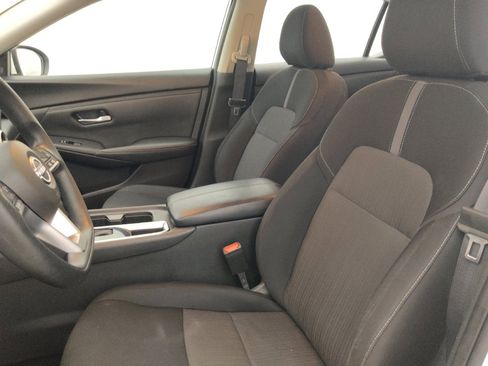 Used 2025 Nissan Sentra SV FWD image 17