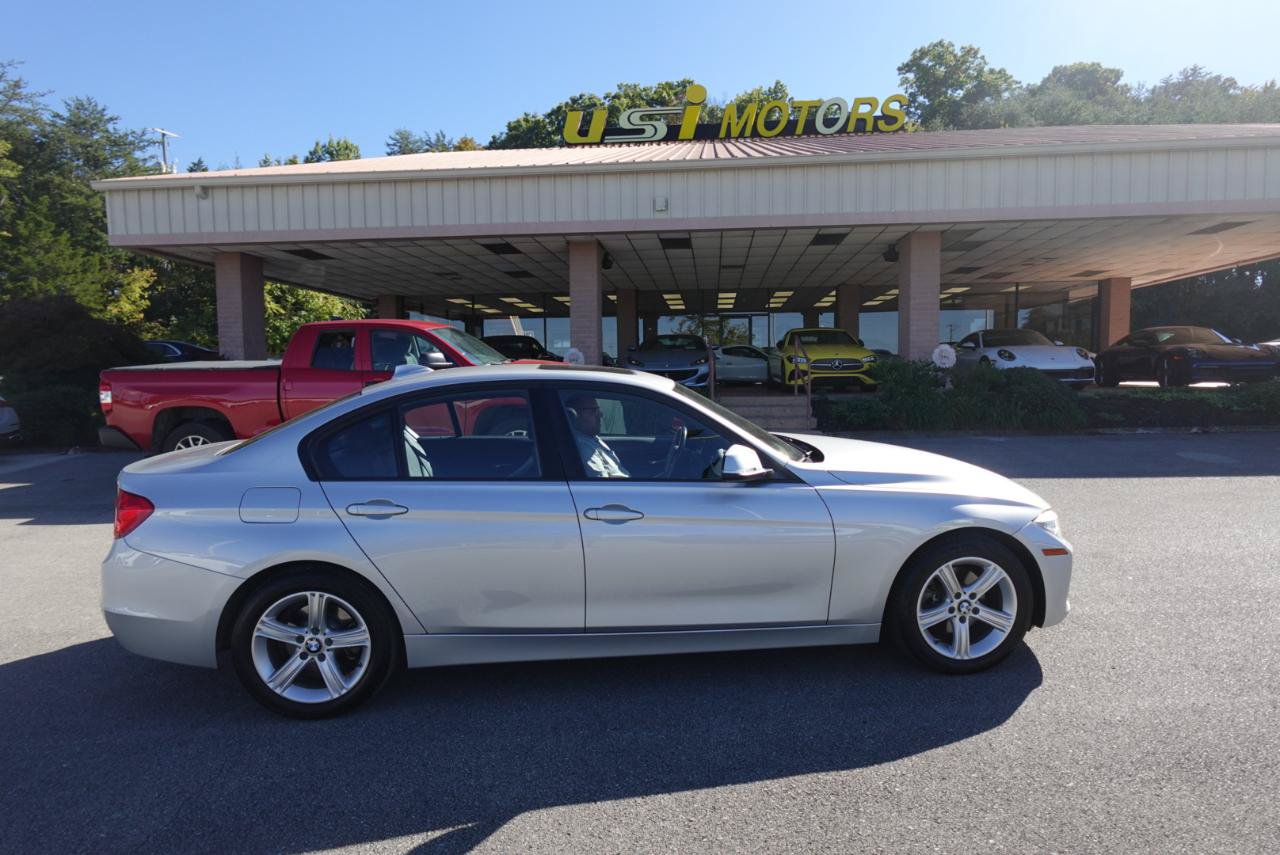 Used 2013 BMW 328i xDrive Sedan AWD/4WD image 2