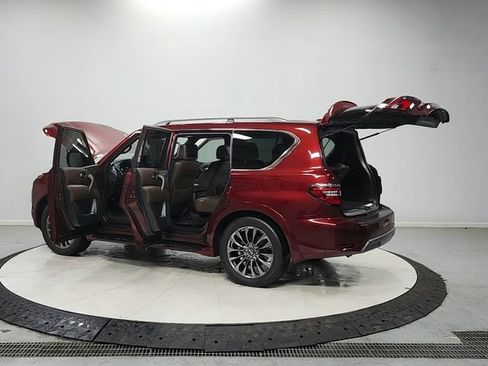 Used 2021 Nissan Armada Platinum w/ Captain's Chairs Package RWD image 13