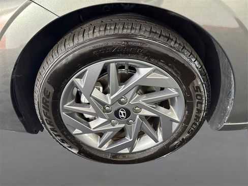 Used 2024 Hyundai Elantra SEL FWD image 22