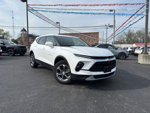 Used 2025 Chevrolet Blazer LT AWD/4WD image 1