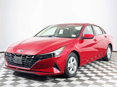 Used 2022 Hyundai Elantra SE w/ Cargo Package