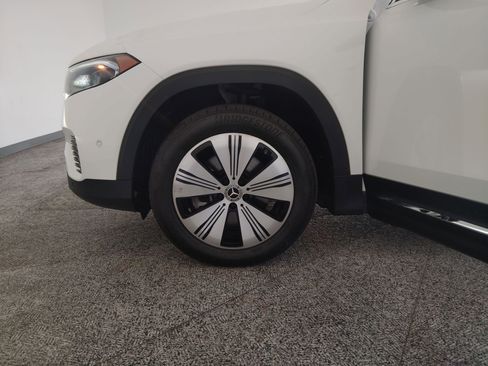 Used 2023 Mercedes-Benz EQB 300 4MATIC image 30