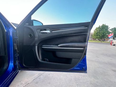Used 2019 Chrysler 300 S AWD/4WD image 25