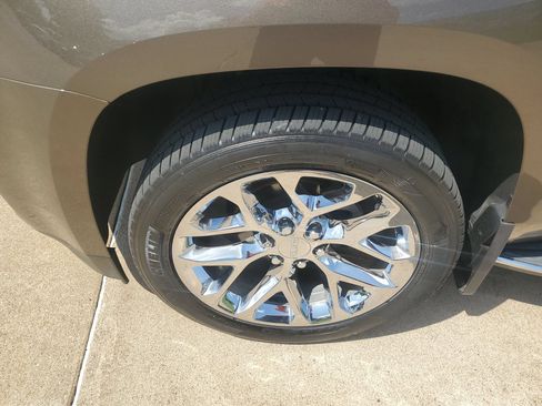Used 2016 GMC Yukon SLT AWD/4WD image 40