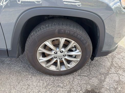 Certified 2021 Jeep Cherokee Latitude Lux w/ Comfort/Convenience Group image 33