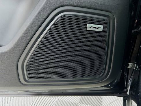 New 2026 Porsche Macan image 21