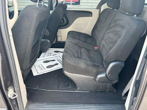 Used 2016 Dodge Grand Caravan FWD image 9