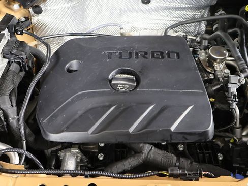 Used 2024 Buick Encore GX Sport Touring image 13