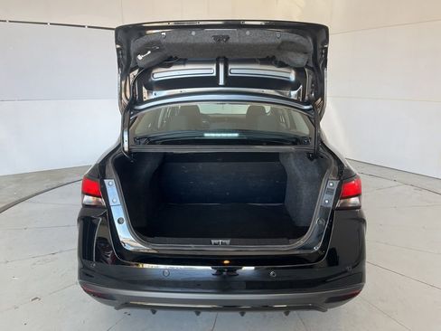 Used 2025 Nissan Versa S FWD image 12
