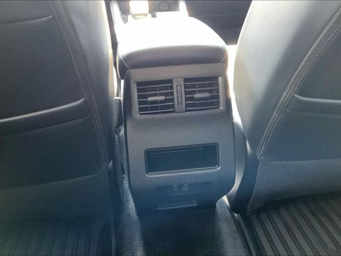 Used 2024 Mitsubishi Outlander SE AWD/4WD image 30