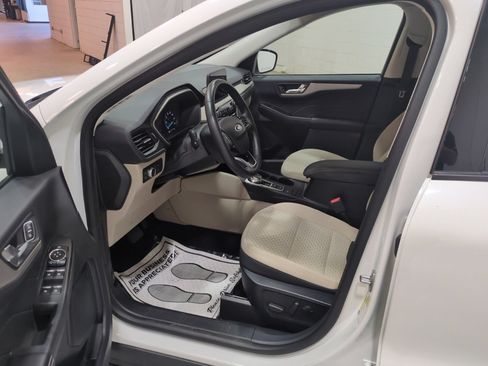 Used 2021 Ford Escape SE w/ Convenience Package AWD/4WD image 16