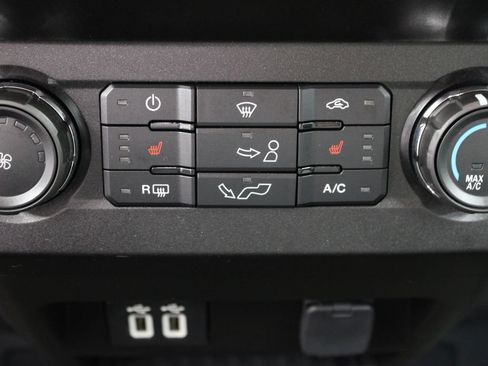 Used 2019 Ford F150 XLT w/ Equipment Group 302A Luxury AWD/4WD image 59