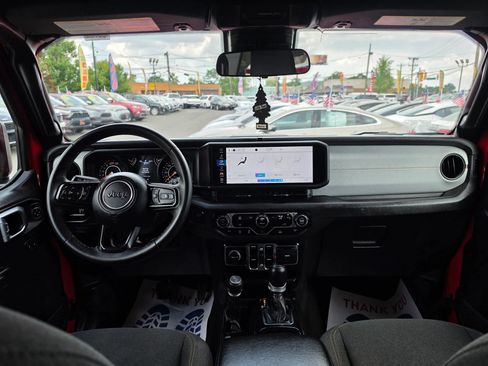 Used 2024 Jeep Wrangler Unlimited Sport AWD/4WD image 5