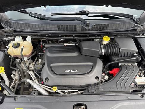 Used 2017 Chrysler Pacifica Touring-L FWD image 27