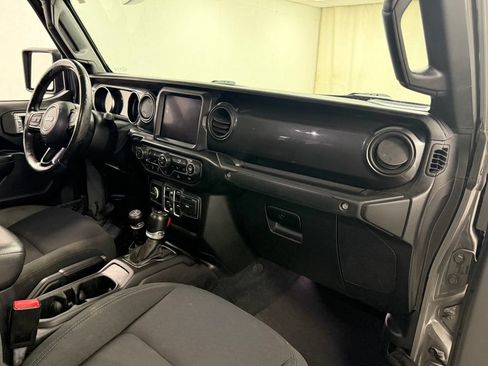 Used 2020 Jeep Gladiator Sport AWD/4WD image 11