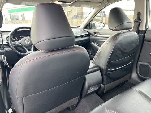 Used 2024 Nissan Altima 2.5 SR image 23