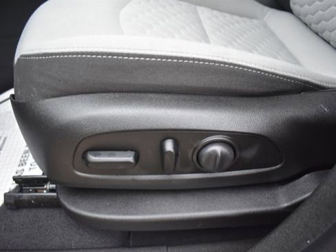 Used 2019 Chevrolet Equinox LS w/ LS Convenience Package image 13