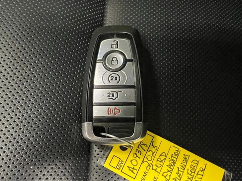 Used 2025 Ford Expedition Max Platinum AWD/4WD image 54