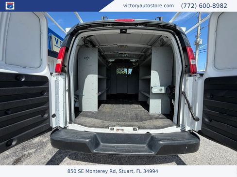 Used 2017 Chevrolet Express 2500 RWD image 16