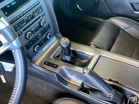 Used 2013 Ford Mustang GT Premium image 14