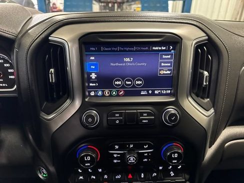 Used 2019 Chevrolet Silverado 1500 LTZ AWD/4WD image 4