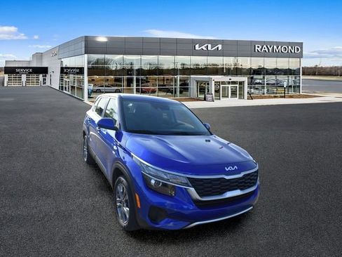Used 2023 Kia Seltos LX AWD/4WD image 9
