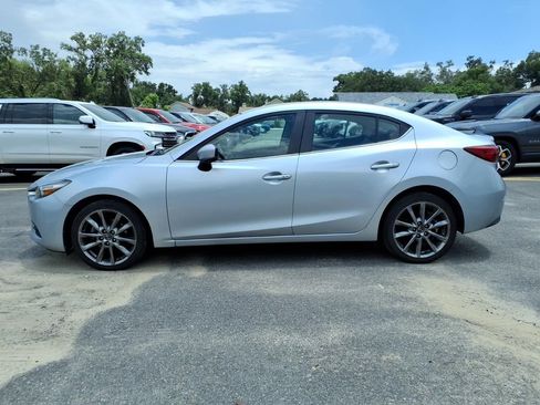 Used 2018 MAZDA MAZDA3 Touring FWD image 4