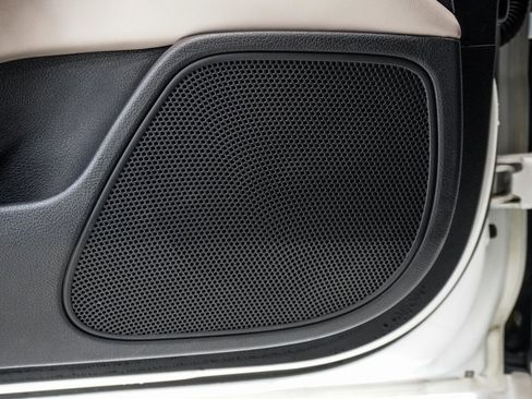 Used 2019 Kia Stinger GT2 image 27