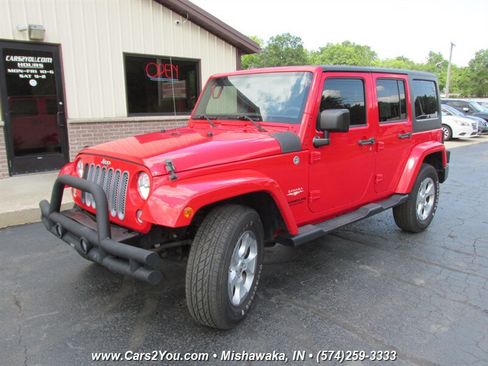 Used 2015 Jeep Wrangler Unlimited Sahara w/ Connectivity Group AWD/4WD image 2