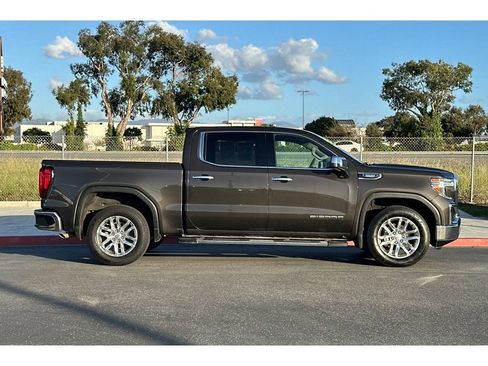Used 2021 GMC Sierra 1500 SLT w/ SLT Convenience Package image 3