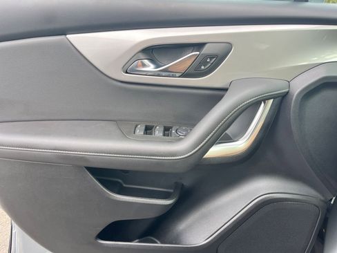 Used 2025 Chevrolet Blazer LT image 18