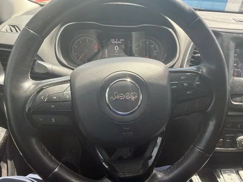 Used 2021 Jeep Cherokee Latitude Plus FWD image 14