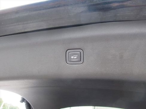 Used 2020 Buick Enclave Essence w/ Sound and Sites Package image 33