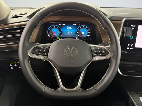 New 2026 Volkswagen Atlas SE image 11