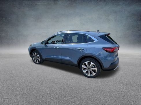 Used 2023 Ford Escape Platinum w/ Premium Technology Package image 18