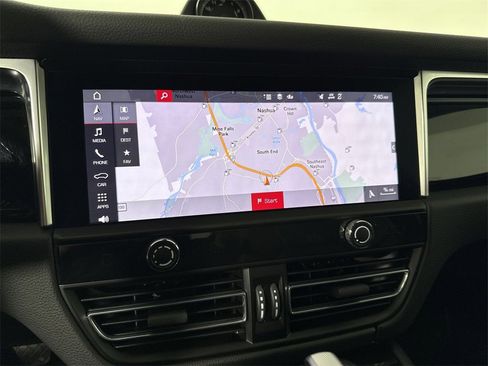 Certified 2023 Porsche Macan image 27