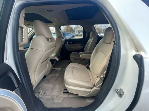 Used 2010 GMC Acadia SLT image 19