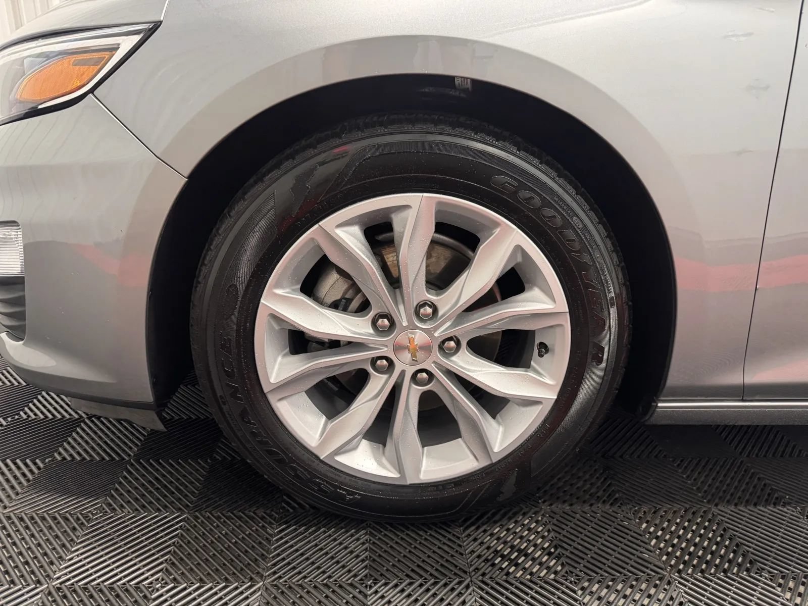 Used 2023 Chevrolet Malibu LT FWD image 10