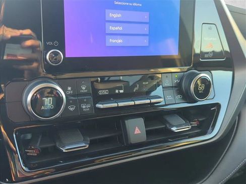 Used 2023 Toyota Highlander L FWD image 20