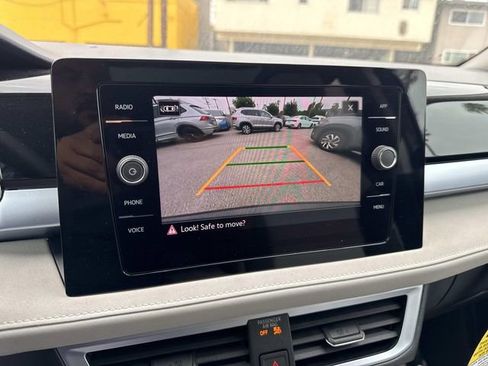 New 2026 Volkswagen Taos SE FWD image 23