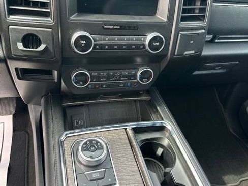 Used 2021 Ford Expedition Max Limited RWD image 19