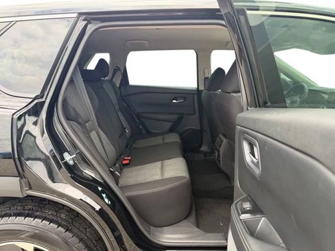 Used 2024 Nissan Rogue SV FWD image 32