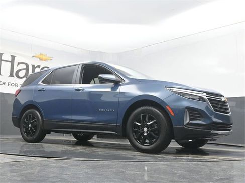 Used 2024 Chevrolet Equinox LT image 2