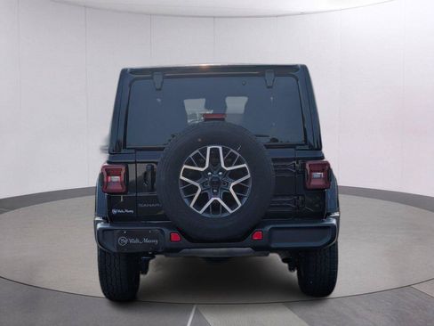 Used 2025 Jeep Wrangler Unlimited Sahara AWD/4WD image 4